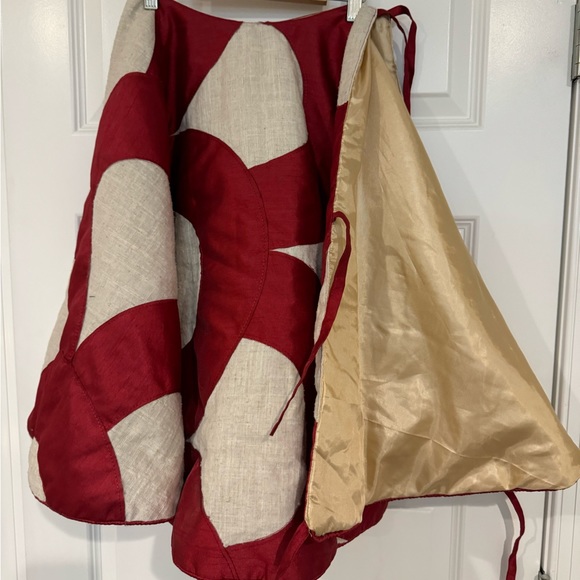 FAUX SILK TREE SKIRT - Peppermint Raindrops. - Picture 3 of 3